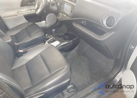 2013 Toyota Prius C Four from USA, damaged, VIN JTDKDTB35D1039155